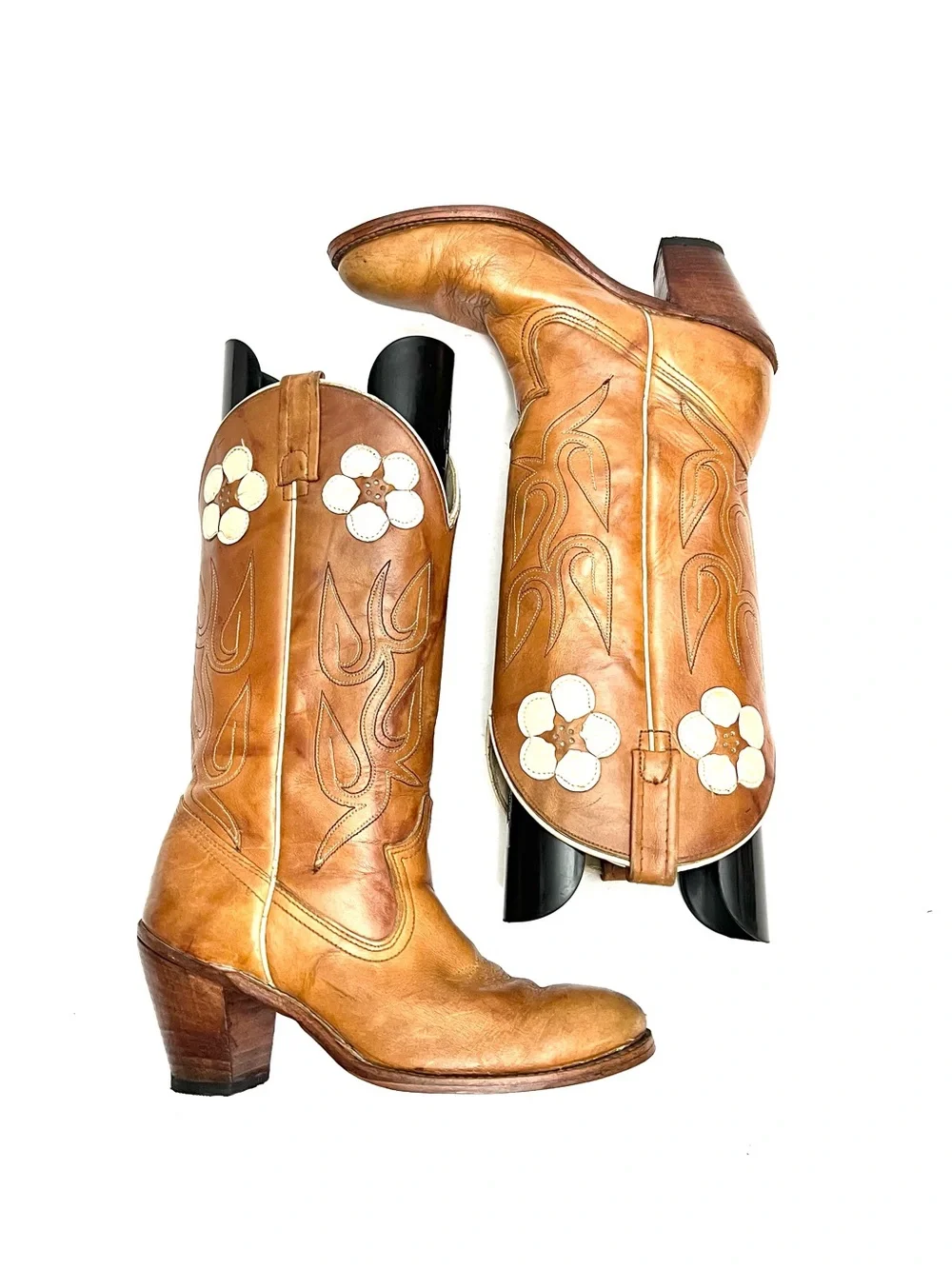 Vintage 1990s women's tan leather floral appliqué heeled cowboy boots - Picture 9 of 9